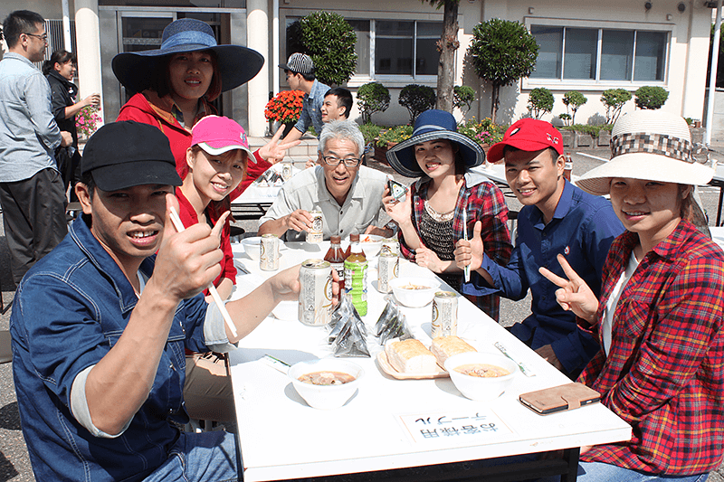 芋煮 ニイブロ(株)の皆さん