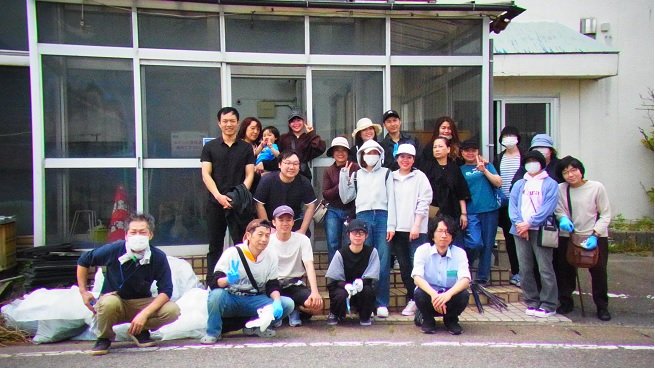 3.5 環境美化活動_ゴミ拾いと草刈_250518.jpg